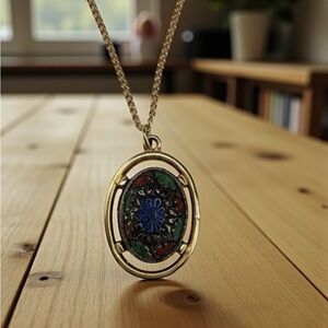 Sarah Coventry “ light of the east pendant “ 18 inches Vinatge